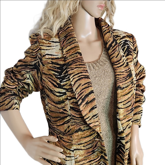 Stylish Tan Tiger Print Women's Coat - Picture 1 of 13